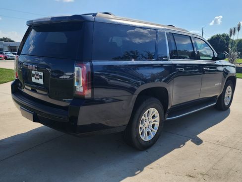 Used 2018 GMC Yukon XL SLT w/ Open Road Package AWD/4WD image 5