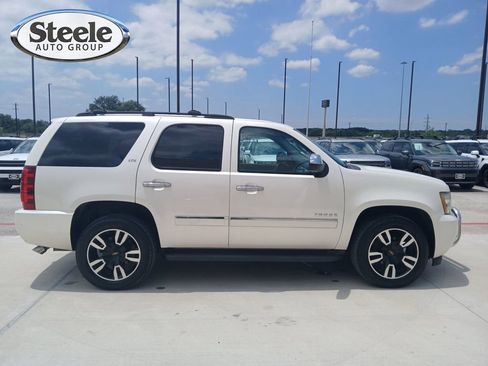 Used 2011 Chevrolet Tahoe LTZ AWD/4WD image 15