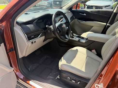 Used 2019 Cadillac XT4 Premium Luxury FWD image 12