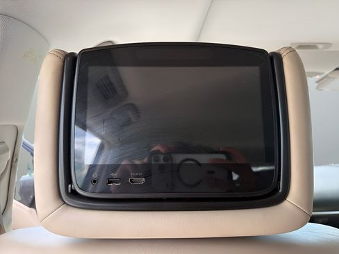 Used 2021 Nissan Armada Platinum RWD image 27