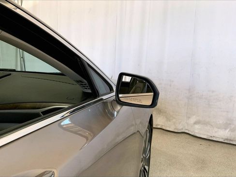 Used 2018 Lincoln MKZ Reserve w/ Technology Package FWD image 11