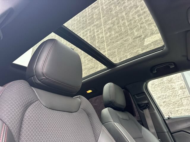 Used 2023 Chevrolet TrailBlazer RS w/ Sun and Liftgate Package FWD image 19