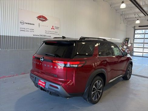 New 2026 Nissan Pathfinder Platinum image 3