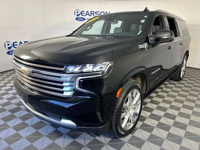 Used 2023 Chevrolet Suburban High Country w/ Premium Package 2