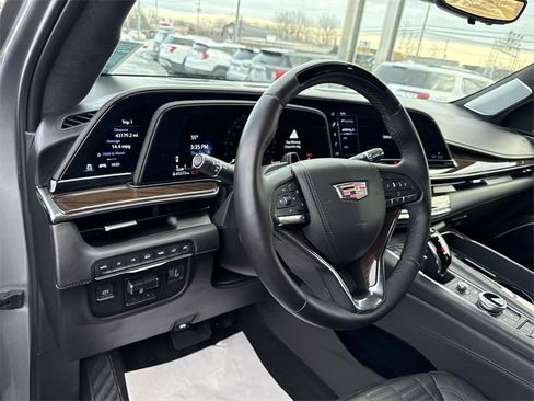 Certified 2023 Cadillac Escalade Premium Luxury Platinum image 10