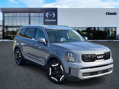 Used 2024 Kia Telluride EX w/ EX Captain's Chair Package