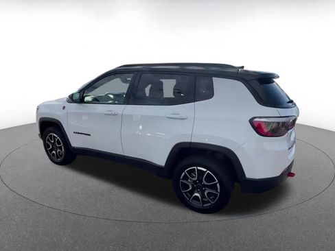 Used 2025 Jeep Compass Trailhawk image 10