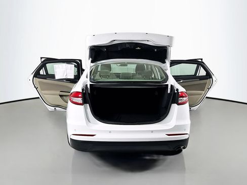 Used 2019 Ford Fusion SE FWD image 20