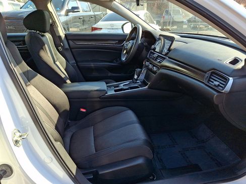 Used 2018 Honda Accord EX image 7