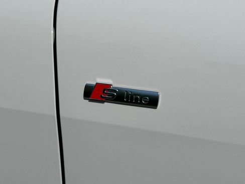 Used 2024 Audi Q4 e-tron Premium Plus AWD/4WD image 39