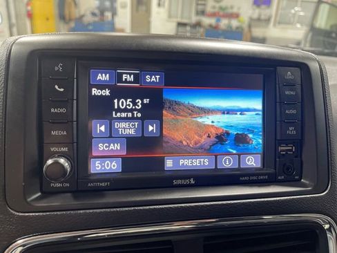 Certified 2018 Dodge Grand Caravan SXT image 16