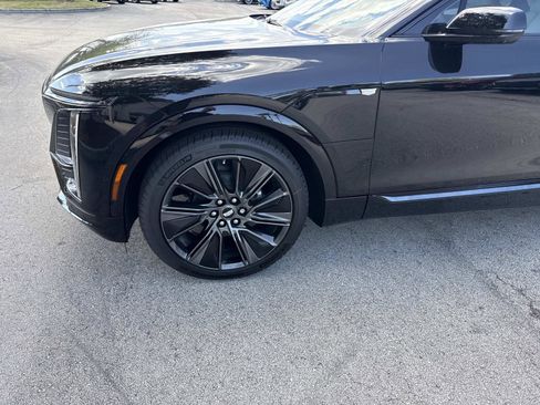 New 2026 Cadillac Lyriq Signature Sport w/ LPO, Floor Liner Package RWD image 10