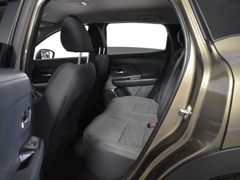 Certified 2025 Nissan Kicks SV AWD/4WD image 27