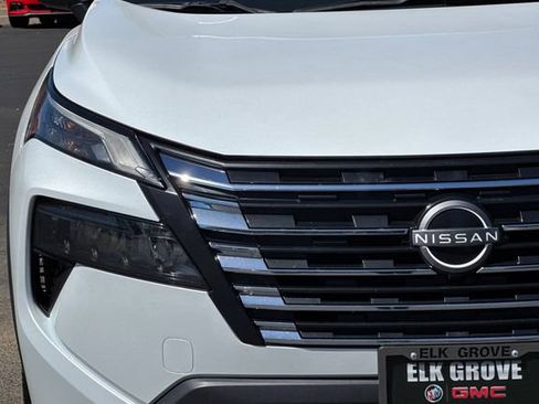 Used 2024 Nissan Rogue SV FWD image 46