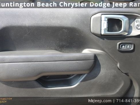 Used 2023 Jeep Wrangler Unlimited image 12