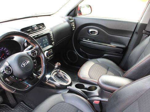 Used 2019 Kia Soul ! FWD image 19
