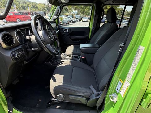 Used 2019 Jeep Wrangler Unlimited Sport S AWD/4WD image 14