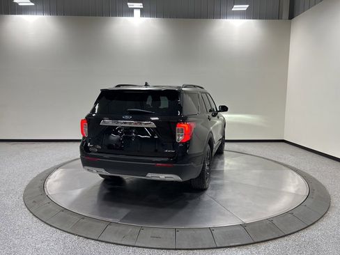 Certified 2022 Ford Explorer XLT w/ Equipment Group 202A AWD/4WD image 7