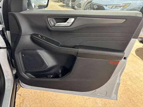 New 2026 Ford Escape SE image 16