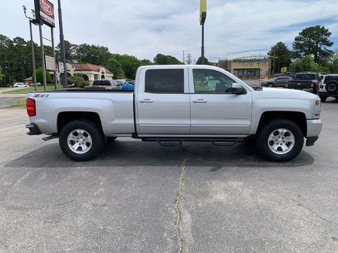 Used 2018 Chevrolet Silverado 1500 LT w/ All Star Edition AWD/4WD image 4