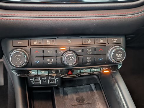 Used 2023 Dodge Durango GT AWD/4WD image 30