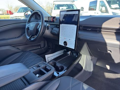 Used 2025 Ford Mustang Mach-E Select w/ Comfort Package Lite image 12