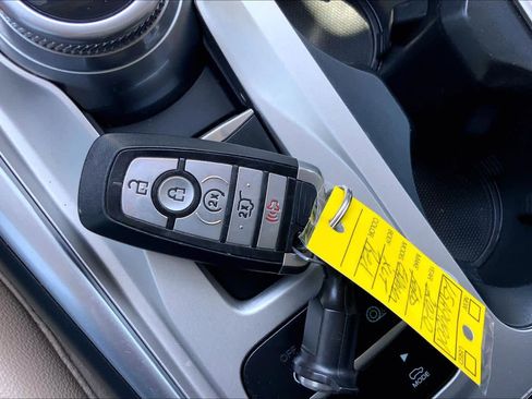 Used 2020 Ford Explorer XLT w/ Equipment Group 202A RWD image 14