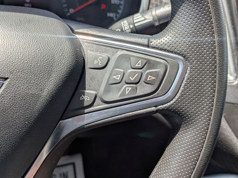 Used 2024 Chevrolet Malibu LT FWD image 16