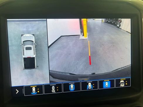 Used 2020 Chevrolet Silverado 1500 High Country w/ Technology Package image 25