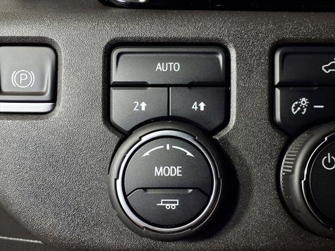 Used 2022 Chevrolet Silverado 1500 LT image 7