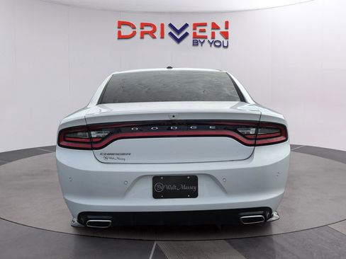 Used 2022 Dodge Charger SXT RWD image 4