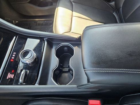 Used 2024 Jeep Grand Cherokee L Limited w/ Luxury Tech Group II image 19