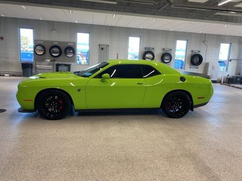 Used 2015 Dodge Challenger SRT Hellcat image 9