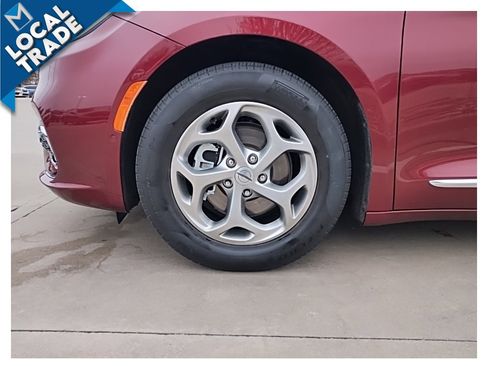 Used 2022 Chrysler Pacifica Limited image 11