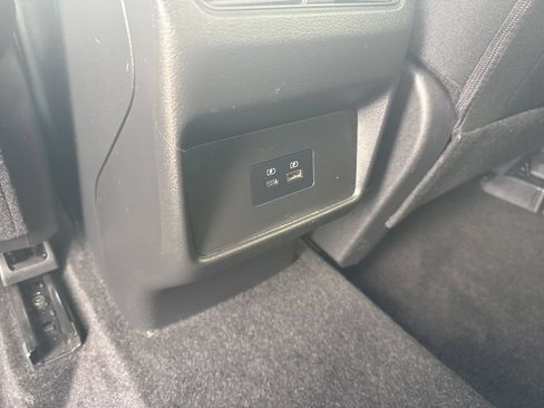 Used 2023 Nissan Rogue SV AWD/4WD image 14