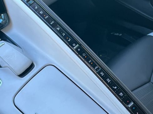 Used 2023 Chevrolet Corvette Stingray Premium Conv w/ Z51 Performance Package image 19