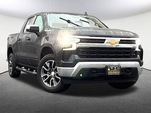 Used 2022 Chevrolet Silverado 1500 LT image 2