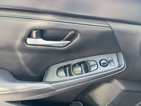 Used 2025 Nissan Sentra SV FWD image 13