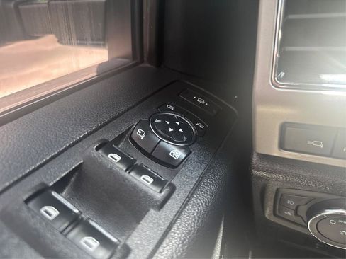 Used 2021 Ford F350 Lariat w/ Tremor Off-Road Package image 46