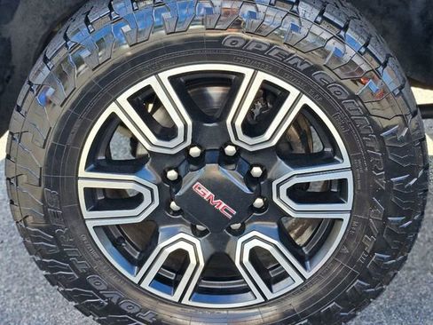 Used 2023 GMC Sierra 2500 AT4 w/ Gooseneck/5TH Wheel Package image 10