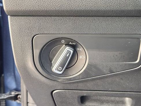 Used 2019 Volkswagen Tiguan SE w/ Panoramic Sunroof Package FWD image 29