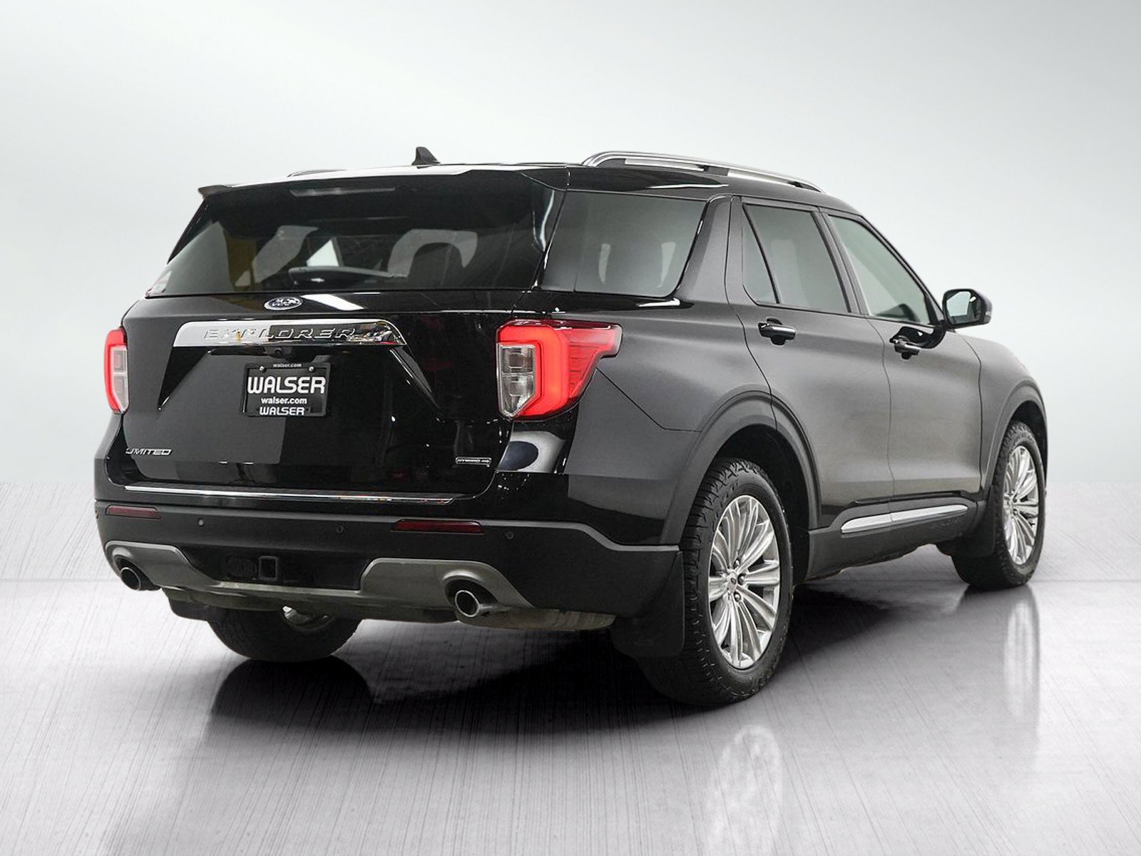 Used 2023 Ford Explorer Limited AWD/4WD image 5