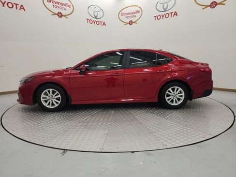 Used 2025 Toyota Camry LE image 5