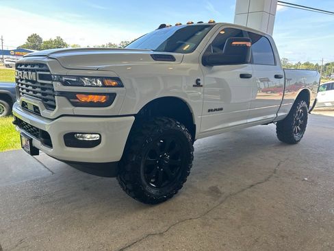 Used 2026 RAM 2500 Big Horn AWD/4WD image 4