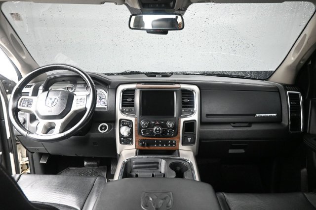 Used 2018 RAM 1500 Laramie w/ Convenience Group AWD/4WD image 27