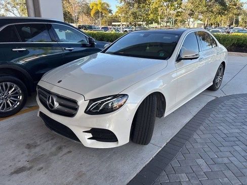 Used 2020 Mercedes-Benz E 350 4MATIC Sedan image 3