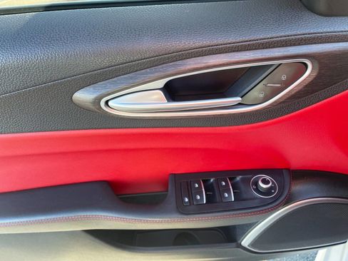 Used 2020 Alfa Romeo Giulia Ti image 28