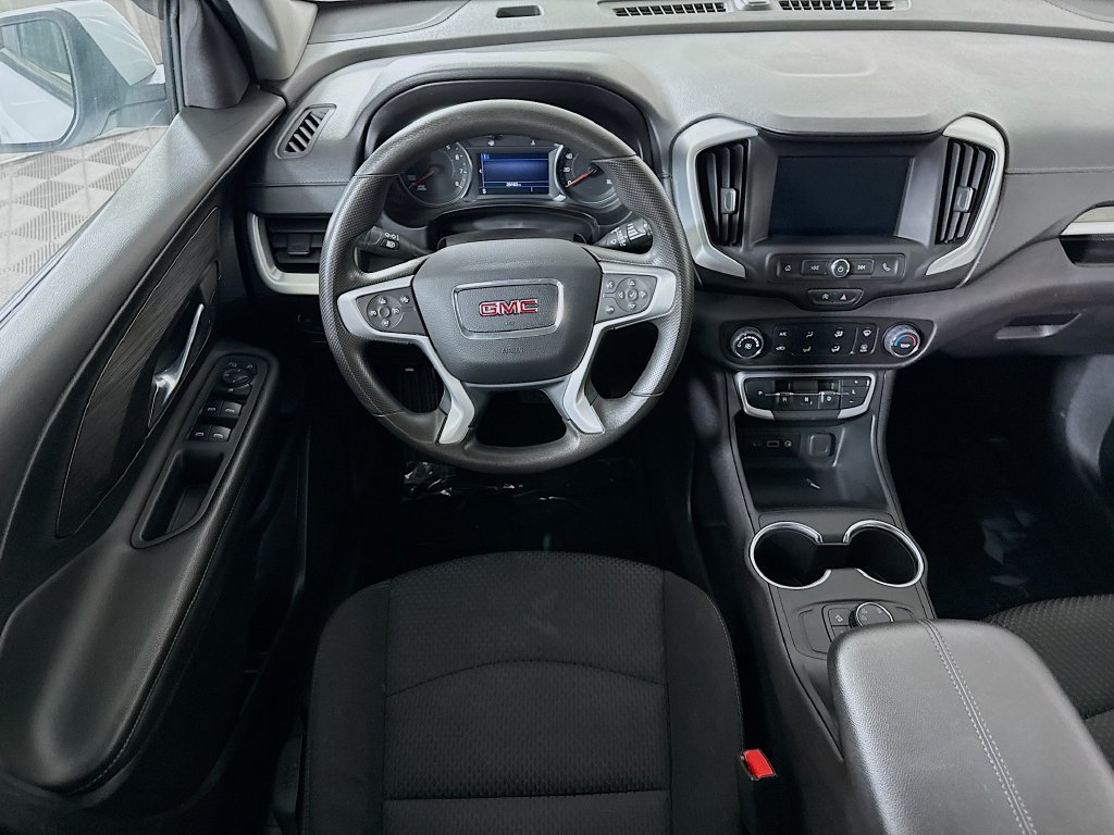 Used 2024 GMC Terrain SLE AWD/4WD image 3