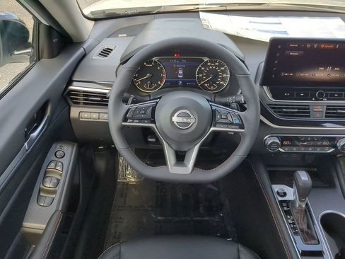 New 2026 Nissan Altima 2.5 SR w/ SR Premium Package FWD image 15