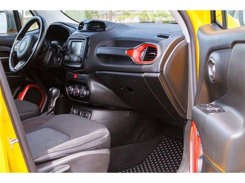 Used 2016 Jeep Renegade Trailhawk AWD/4WD image 10